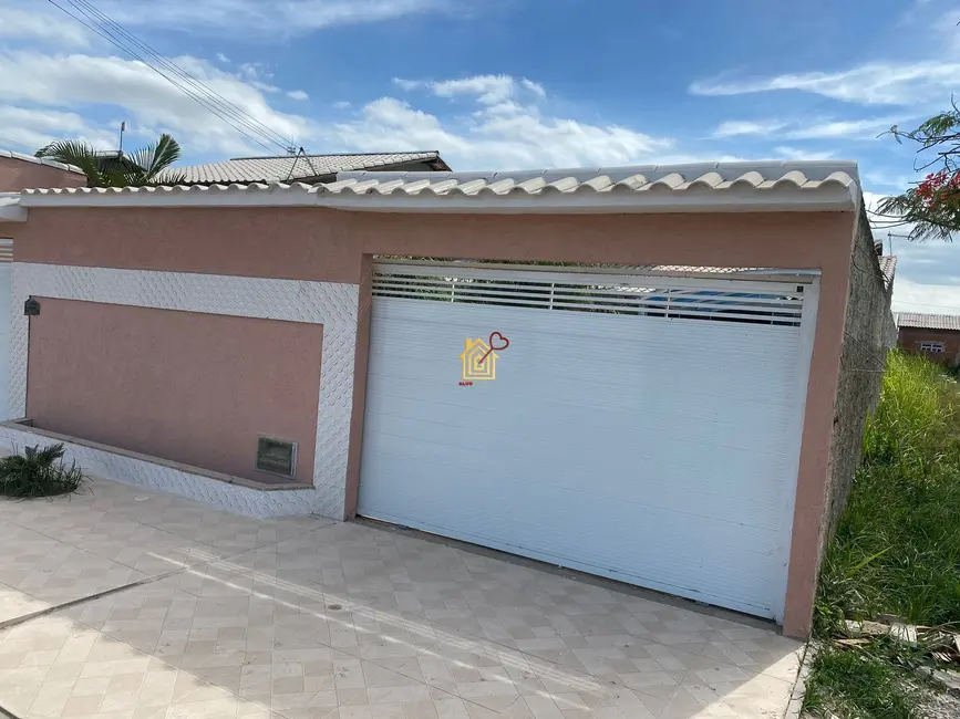 Casa de Condomínio com 3 quartos à venda, 250m2 em Cabo Frio - RJ - imagem 3 Foto 3 de Casa de Condomínio com 3 quartos à venda, 250m2 em Cabo Frio - RJ