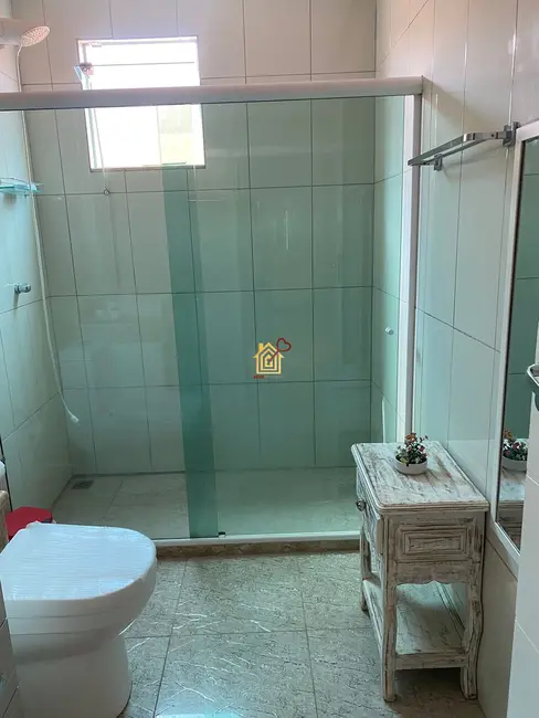 Casa de Condomínio com 3 quartos à venda, 250m2 em Cabo Frio - RJ - imagem 2 Foto 2 de Casa de Condomínio com 3 quartos à venda, 250m2 em Cabo Frio - RJ