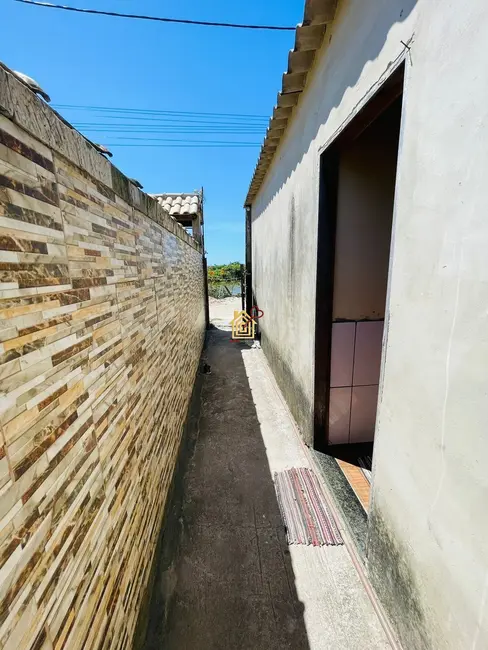 Foto 3 de Casa com 1 quarto à venda, 40m2 em Cabo Frio - RJ