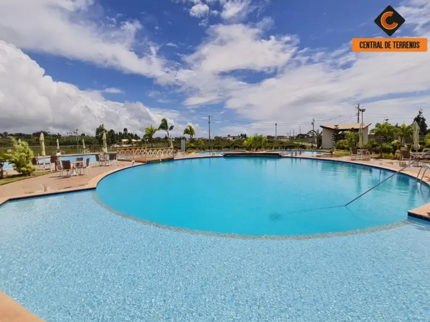 Foto 1 de Terreno / Lote à venda, 784m2 em Camacari - BA