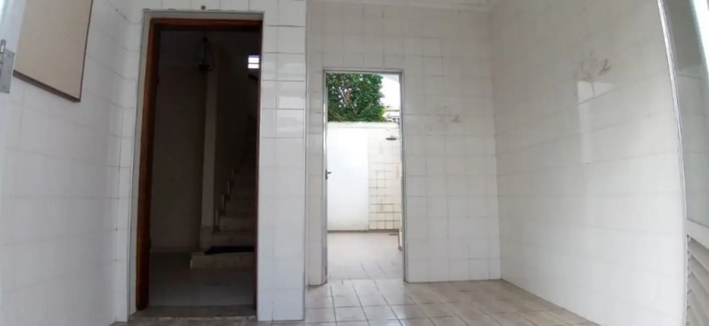 Casa com 3 quartos para alugar, 200m2 em Aparecida, Santos - SP - imagem 8 Foto 8 de Casa com 3 quartos para alugar, 200m2 em Aparecida, Santos - SP