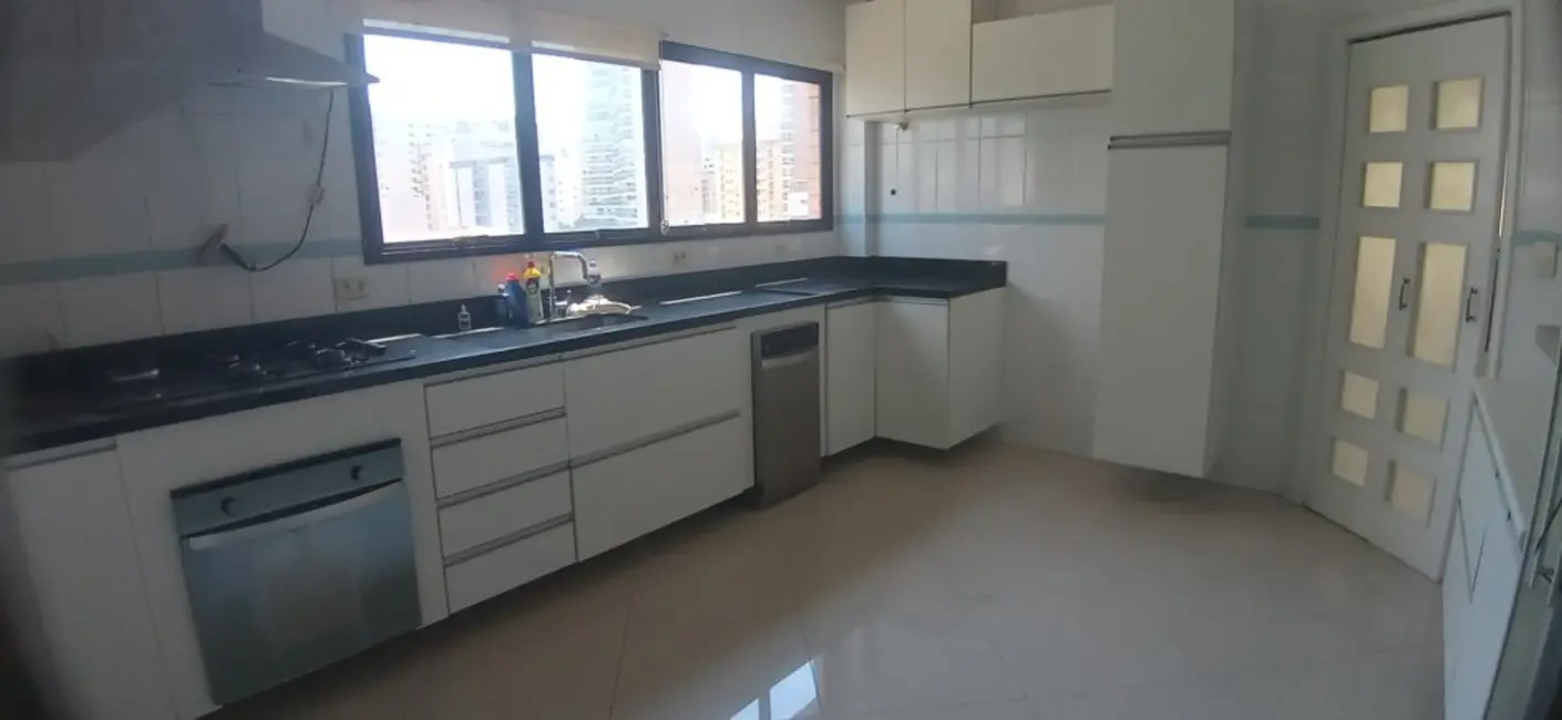 Apartamento com 3 quartos para alugar, 150m2 em Embaré, Santos - SP - imagem 9 Foto 9 de Apartamento com 3 quartos para alugar, 150m2 em Embaré, Santos - SP