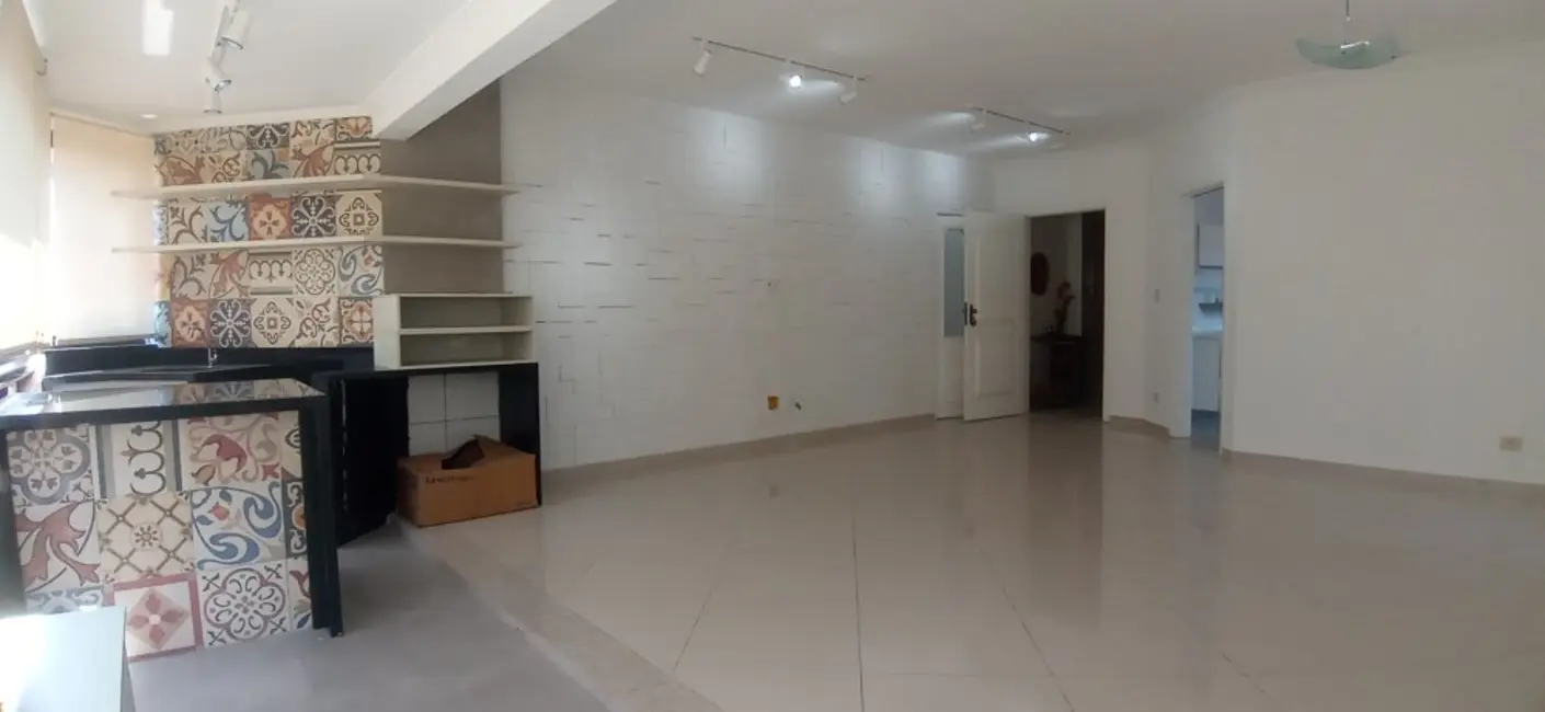 Apartamento com 3 quartos para alugar, 150m2 em Embaré, Santos - SP - imagem 6 Foto 6 de Apartamento com 3 quartos para alugar, 150m2 em Embaré, Santos - SP