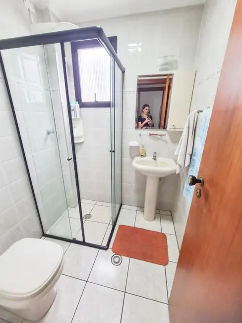 Apartamento com 2 quartos à venda, 80m2 em Guilhermina, Praia Grande - SP - imagem 8 Foto 8 de Apartamento com 2 quartos à venda, 80m2 em Guilhermina, Praia Grande - SP