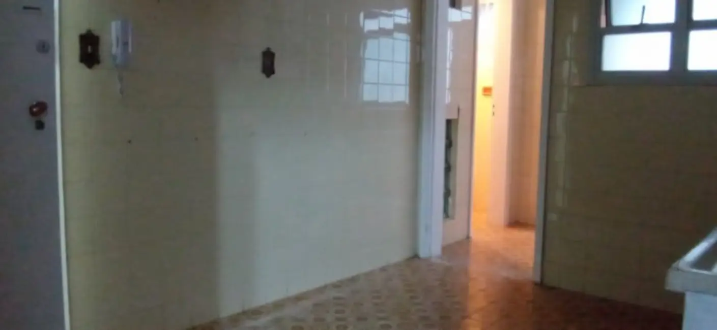 Apartamento com 2 quartos para alugar, 120m2 em Gonzaga, Santos - SP - imagem 8 Foto 8 de Apartamento com 2 quartos para alugar, 120m2 em Gonzaga, Santos - SP