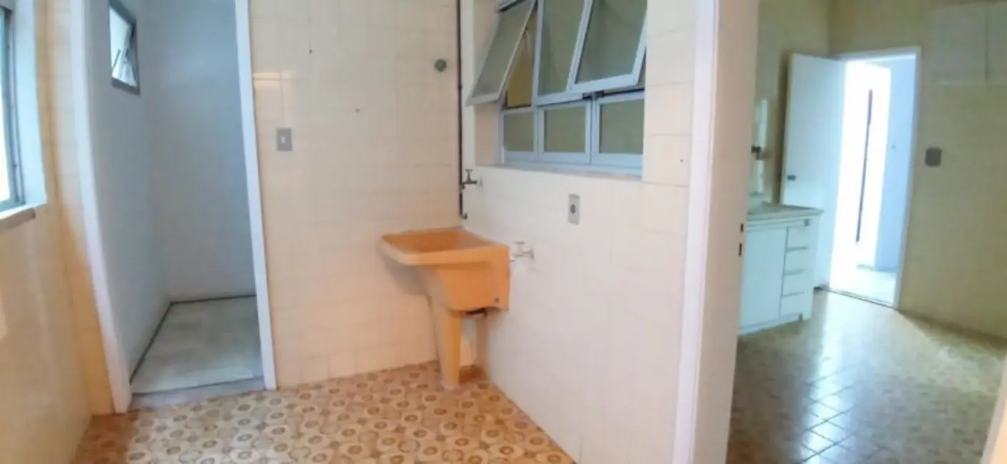 Apartamento com 2 quartos para alugar, 120m2 em Gonzaga, Santos - SP - imagem 7 Foto 7 de Apartamento com 2 quartos para alugar, 120m2 em Gonzaga, Santos - SP