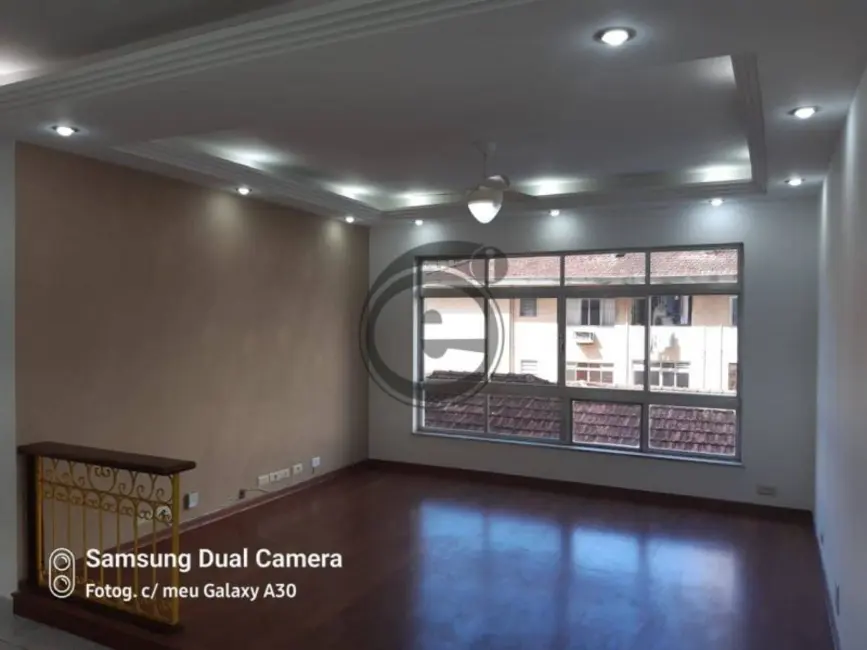 Apartamento com 3 quartos para alugar, 135m2 em Pompéia, Santos - SP - imagem 3 Foto 3 de Apartamento com 3 quartos para alugar, 135m2 em Pompéia, Santos - SP