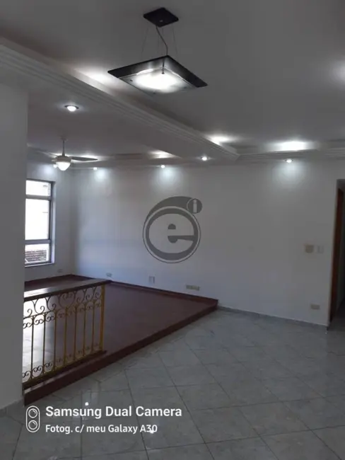 Apartamento com 3 quartos para alugar, 135m2 em Pompéia, Santos - SP - imagem 1 Foto 1 de Apartamento com 3 quartos para alugar, 135m2 em Pompéia, Santos - SP