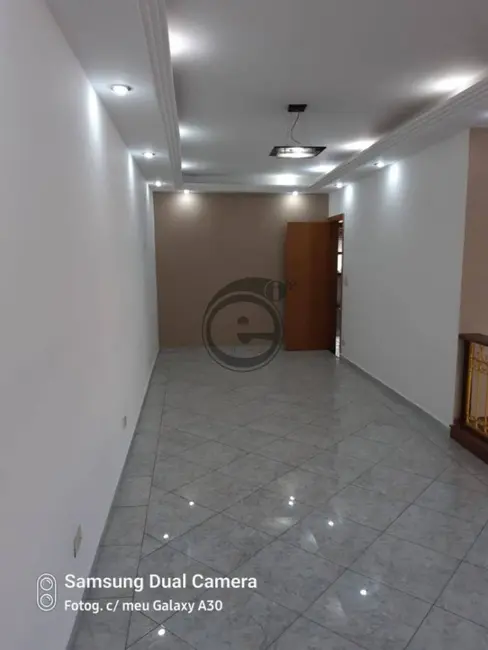 Apartamento com 3 quartos para alugar, 135m2 em Pompéia, Santos - SP - imagem 5 Foto 5 de Apartamento com 3 quartos para alugar, 135m2 em Pompéia, Santos - SP