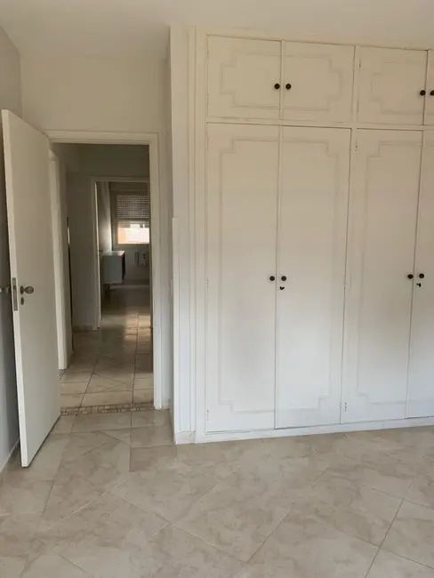 Apartamento com 3 quartos para alugar, 165m2 em Gonzaga, Santos - SP - imagem 9 Foto 9 de Apartamento com 3 quartos para alugar, 165m2 em Gonzaga, Santos - SP