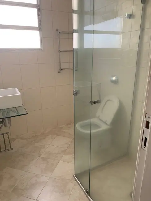 Apartamento com 3 quartos para alugar, 165m2 em Gonzaga, Santos - SP - imagem 8 Foto 8 de Apartamento com 3 quartos para alugar, 165m2 em Gonzaga, Santos - SP