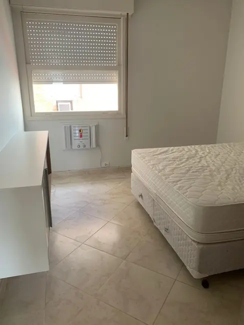 Apartamento com 3 quartos para alugar, 165m2 em Gonzaga, Santos - SP - imagem 5 Foto 5 de Apartamento com 3 quartos para alugar, 165m2 em Gonzaga, Santos - SP