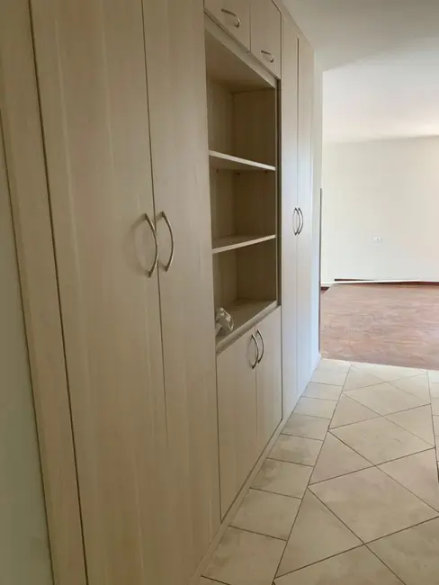 Apartamento com 3 quartos para alugar, 165m2 em Gonzaga, Santos - SP - imagem 6 Foto 6 de Apartamento com 3 quartos para alugar, 165m2 em Gonzaga, Santos - SP