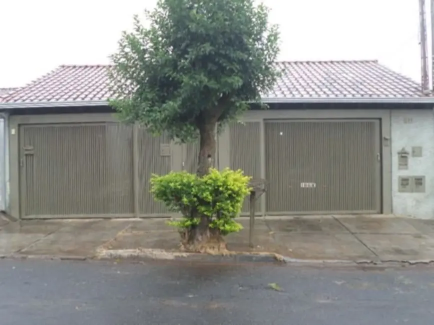 Casa com 5 quartos à venda, 248m2 em Jardim das Estações (Vila Xavier), Araraquara - SP - imagem 4 Foto 4 de Casa com 5 quartos à venda, 248m2 em Jardim das Estações (Vila Xavier), Araraquara - SP