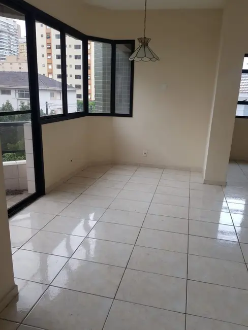 Apartamento com 3 quartos à venda, 190m2 em Gonzaga, Santos - SP - imagem 4 Foto 4 de Apartamento com 3 quartos à venda, 190m2 em Gonzaga, Santos - SP