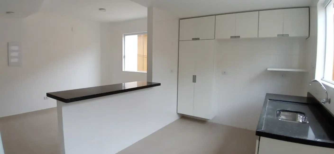 Casa com 2 quartos para alugar, 110m2 em Marapé, Santos - SP - imagem 9 Foto 9 de Casa com 2 quartos para alugar, 110m2 em Marapé, Santos - SP