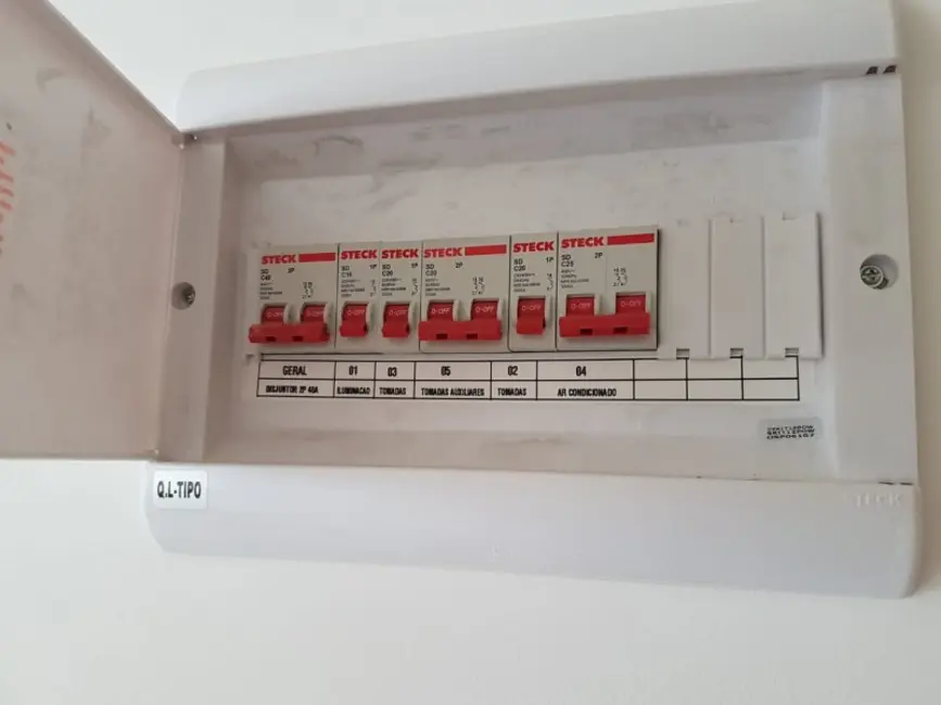 Sala Comercial à venda, 86m2 em Encruzilhada, Santos - SP - imagem 3 Foto 3 de Sala Comercial à venda, 86m2 em Encruzilhada, Santos - SP