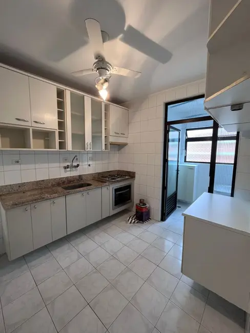 Apartamento com 2 quartos para alugar, 75m2 em Pompéia, Santos - SP - imagem 6 Foto 6 de Apartamento com 2 quartos para alugar, 75m2 em Pompéia, Santos - SP