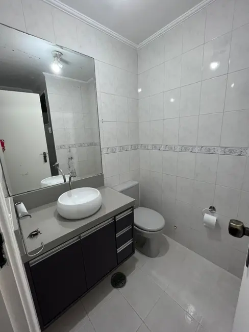 Apartamento com 2 quartos para alugar, 75m2 em Pompéia, Santos - SP - imagem 7 Foto 7 de Apartamento com 2 quartos para alugar, 75m2 em Pompéia, Santos - SP