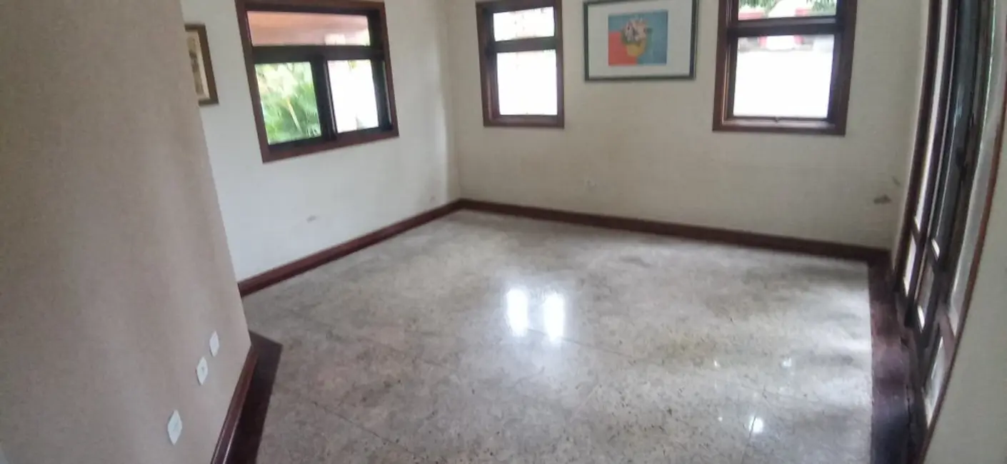 Foto 5 de Casa com 6 quartos para alugar, 700m2 em Peruibe - SP