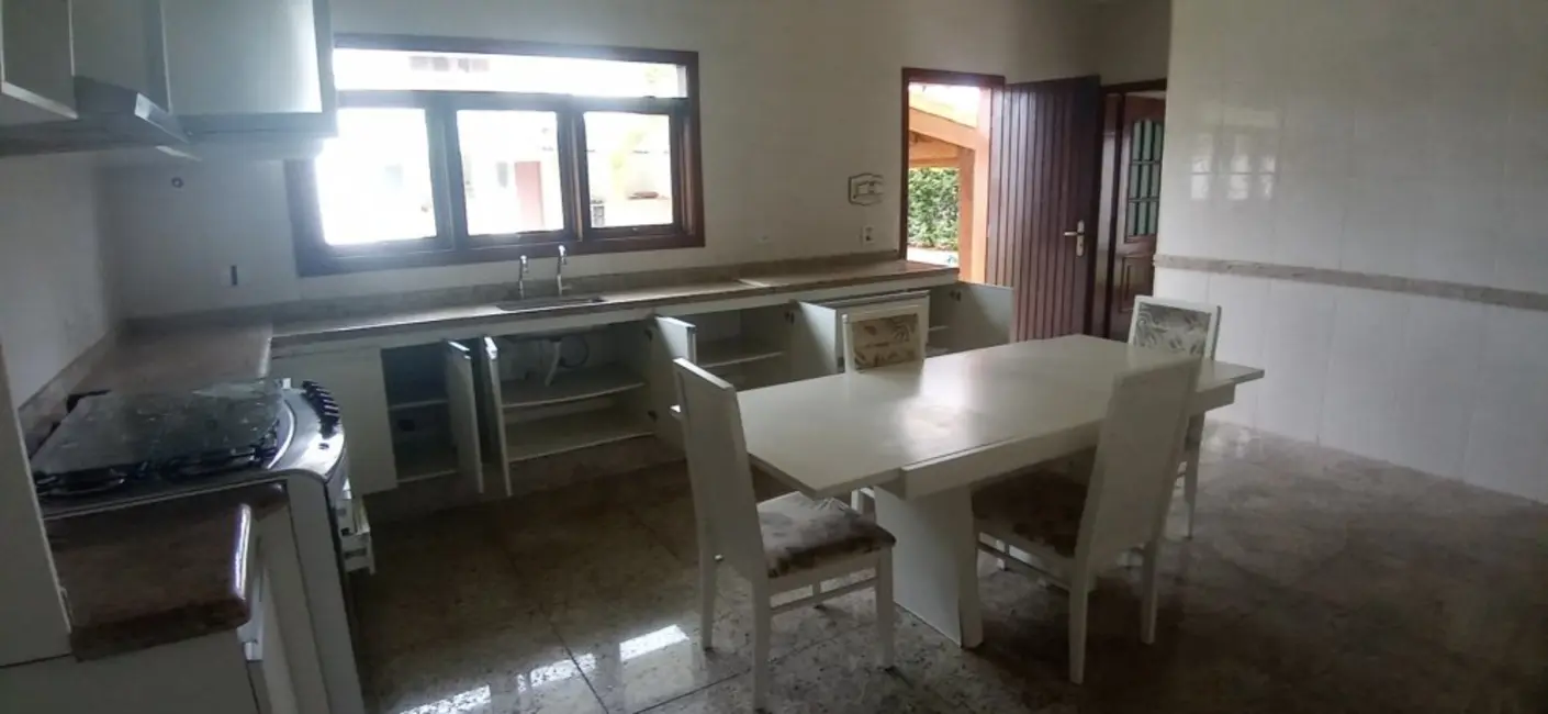 Foto 9 de Casa com 6 quartos para alugar, 700m2 em Peruibe - SP
