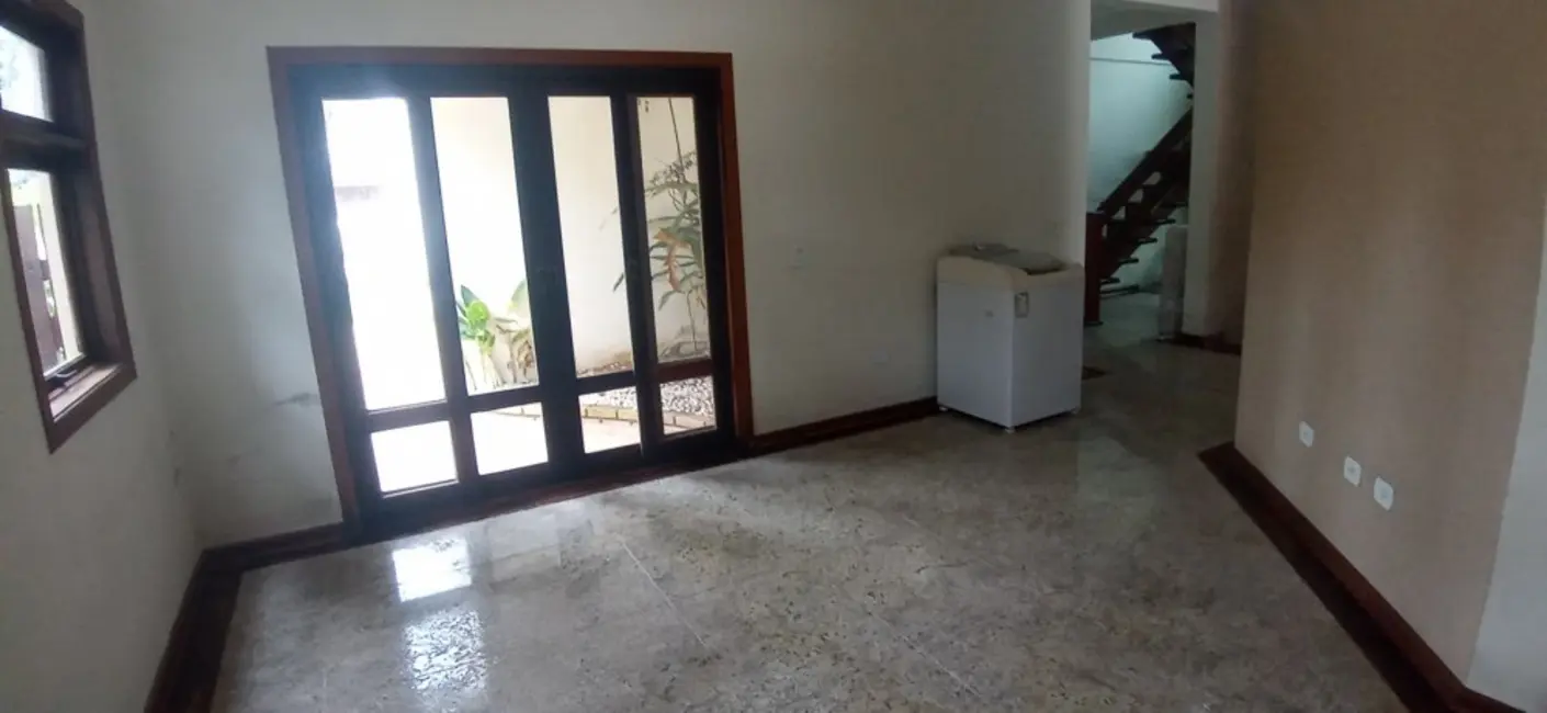 Foto 6 de Casa com 6 quartos para alugar, 700m2 em Peruibe - SP
