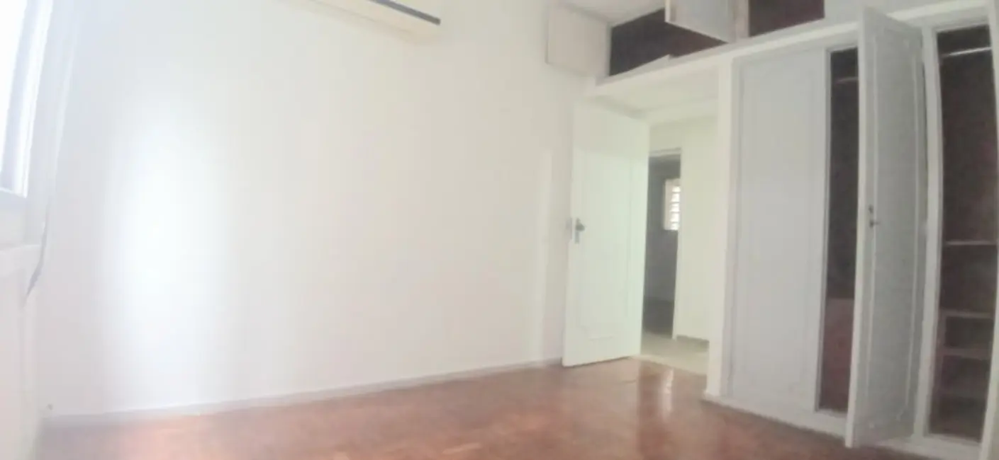 Apartamento com 3 quartos para alugar, 110m2 em Gonzaga, Santos - SP - imagem 9 Foto 9 de Apartamento com 3 quartos para alugar, 110m2 em Gonzaga, Santos - SP