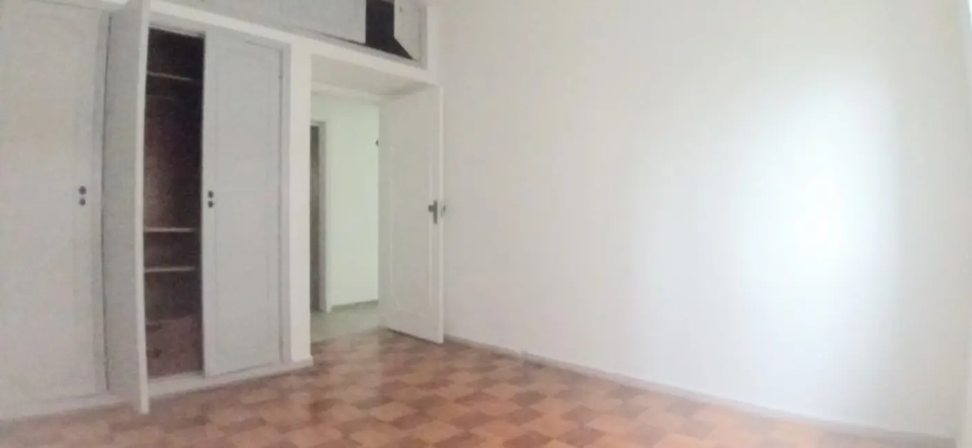 Apartamento com 3 quartos para alugar, 110m2 em Gonzaga, Santos - SP - imagem 8 Foto 8 de Apartamento com 3 quartos para alugar, 110m2 em Gonzaga, Santos - SP
