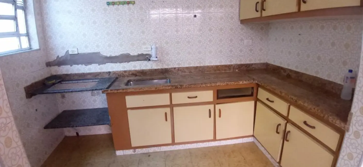 Casa com 3 quartos para alugar, 285m2 em Marapé, Santos - SP - imagem 6 Foto 6 de Casa com 3 quartos para alugar, 285m2 em Marapé, Santos - SP