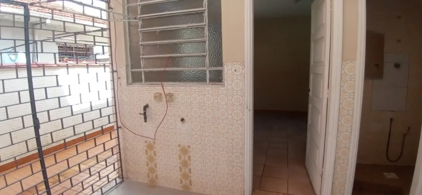 Casa com 3 quartos para alugar, 285m2 em Marapé, Santos - SP - imagem 4 Foto 4 de Casa com 3 quartos para alugar, 285m2 em Marapé, Santos - SP