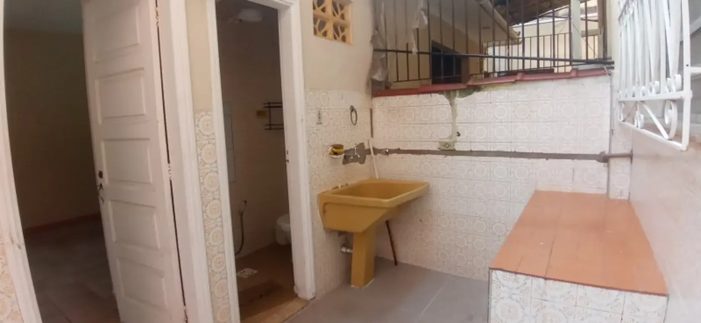 Casa com 3 quartos para alugar, 285m2 em Marapé, Santos - SP - imagem 3 Foto 3 de Casa com 3 quartos para alugar, 285m2 em Marapé, Santos - SP