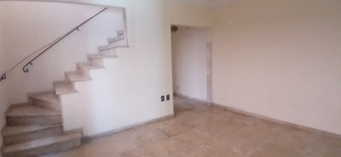 Casa com 3 quartos para alugar, 285m2 em Marapé, Santos - SP - imagem 7 Foto 7 de Casa com 3 quartos para alugar, 285m2 em Marapé, Santos - SP