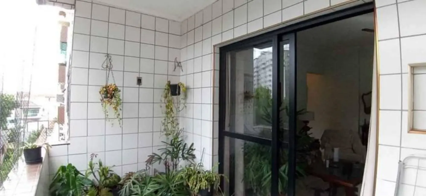 Apartamento com 2 quartos para alugar, 110m2 em Macuco, Santos - SP - imagem 8 Foto 8 de Apartamento com 2 quartos para alugar, 110m2 em Macuco, Santos - SP
