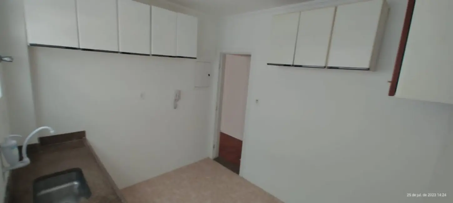 Apartamento com 2 quartos para alugar, 110m2 em Gonzaga, Santos - SP - imagem 8 Foto 8 de Apartamento com 2 quartos para alugar, 110m2 em Gonzaga, Santos - SP