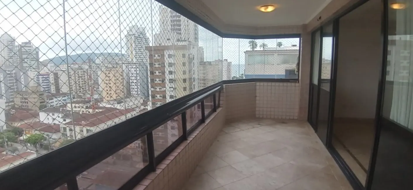 Apartamento com 3 quartos para alugar, 150m2 em Embaré, Santos - SP - imagem 8 Foto 8 de Apartamento com 3 quartos para alugar, 150m2 em Embaré, Santos - SP
