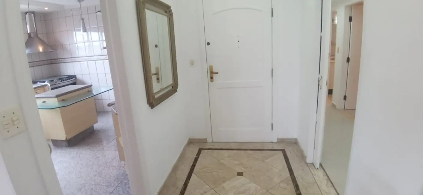 Apartamento com 3 quartos para alugar, 150m2 em Embaré, Santos - SP - imagem 5 Foto 5 de Apartamento com 3 quartos para alugar, 150m2 em Embaré, Santos - SP