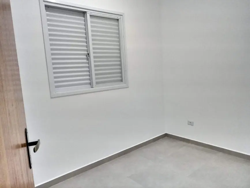 Casa com 2 quartos à venda, 150m2 em Rádio Clube, Santos - SP - imagem 6 Foto 6 de Casa com 2 quartos à venda, 150m2 em Rádio Clube, Santos - SP