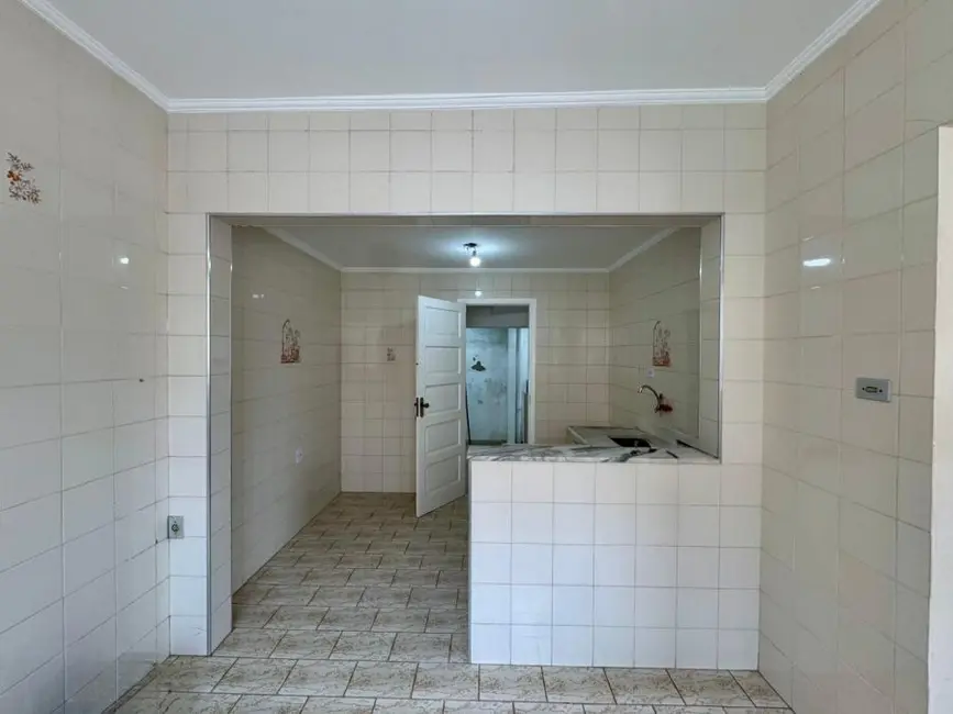 Casa com 3 quartos para alugar, 120m2 em Aparecida, Santos - SP - imagem 8 Foto 8 de Casa com 3 quartos para alugar, 120m2 em Aparecida, Santos - SP