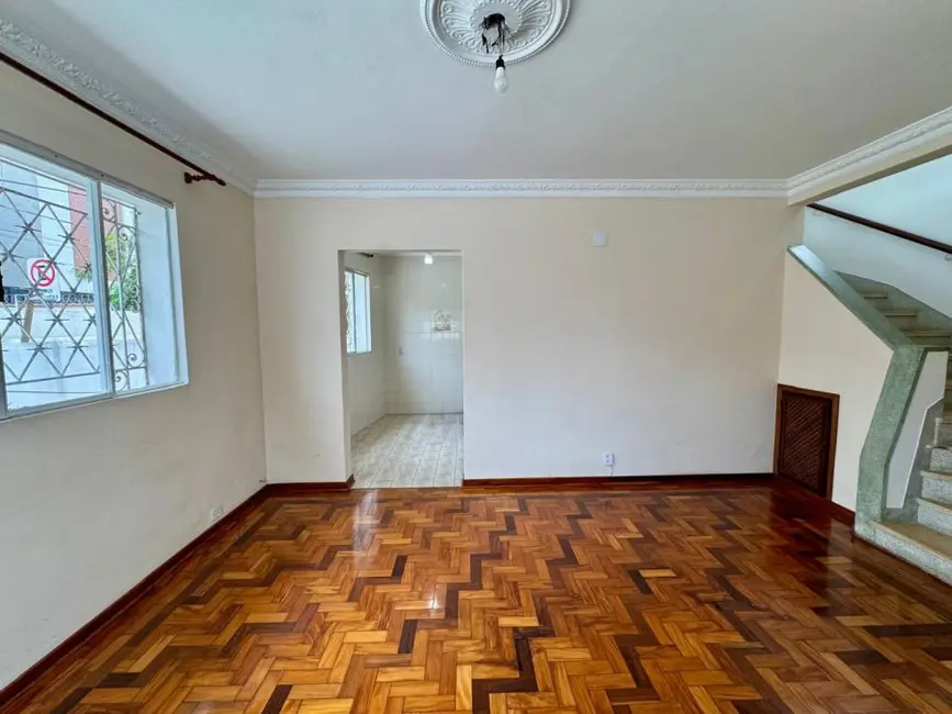 Casa com 3 quartos para alugar, 120m2 em Aparecida, Santos - SP - imagem 4 Foto 4 de Casa com 3 quartos para alugar, 120m2 em Aparecida, Santos - SP