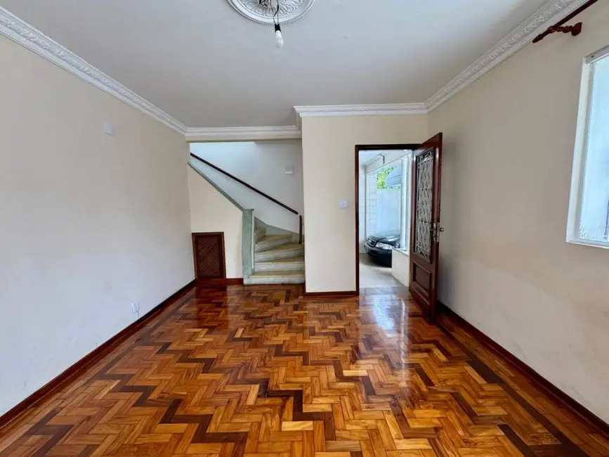 Casa com 3 quartos para alugar, 120m2 em Aparecida, Santos - SP - imagem 2 Foto 2 de Casa com 3 quartos para alugar, 120m2 em Aparecida, Santos - SP