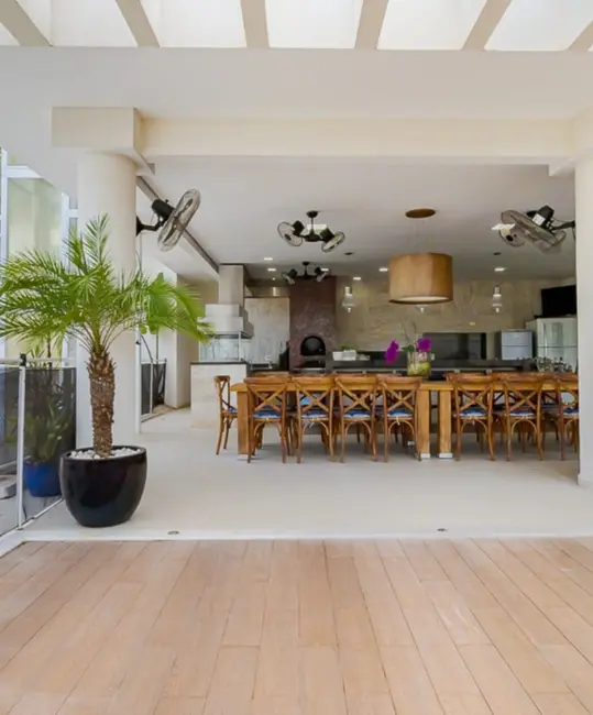 Casa com 6 quartos à venda, 682m2 em Jardim Acapulco, Guaruja - SP - imagem 3 Foto 3 de Casa com 6 quartos à venda, 682m2 em Jardim Acapulco, Guaruja - SP