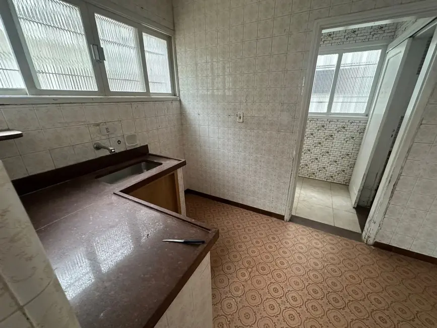 Casa com 6 quartos para alugar, 320m2 em Ponta da Praia, Santos - SP - imagem 9 Foto 9 de Casa com 6 quartos para alugar, 320m2 em Ponta da Praia, Santos - SP