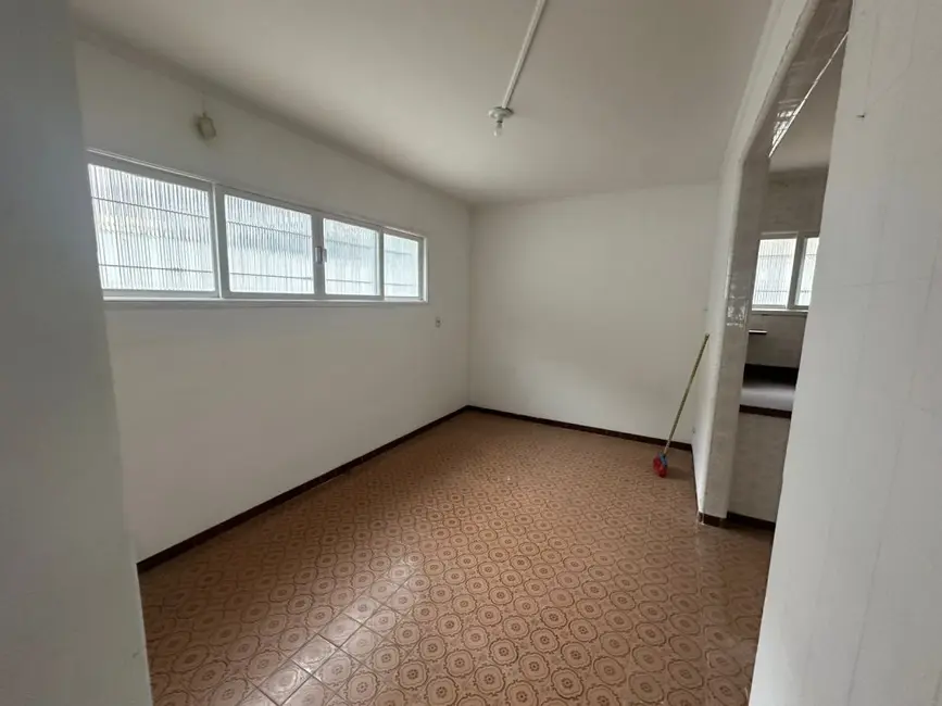 Casa com 6 quartos para alugar, 320m2 em Ponta da Praia, Santos - SP - imagem 4 Foto 4 de Casa com 6 quartos para alugar, 320m2 em Ponta da Praia, Santos - SP