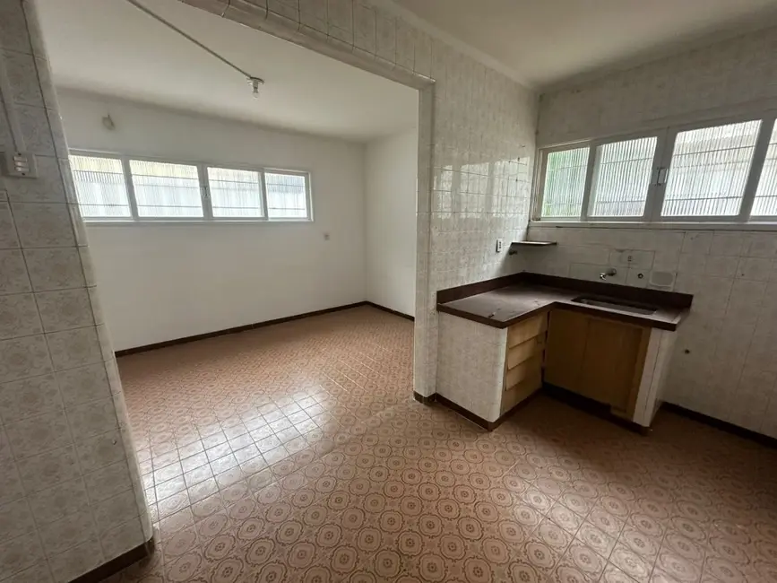 Casa com 6 quartos para alugar, 320m2 em Ponta da Praia, Santos - SP - imagem 7 Foto 7 de Casa com 6 quartos para alugar, 320m2 em Ponta da Praia, Santos - SP