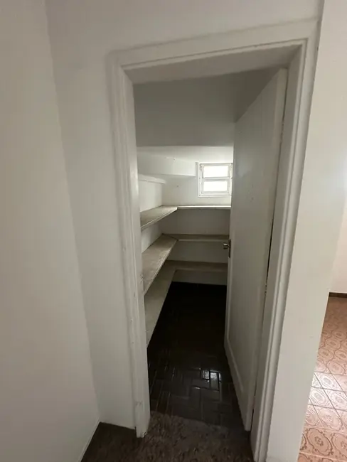 Foto 2 de Casa com 6 quartos para alugar, 320m2 em Ponta da Praia, Santos - SP