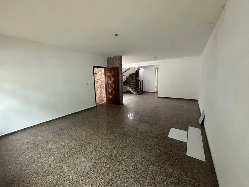 Foto 1 de Casa com 6 quartos para alugar, 320m2 em Ponta da Praia, Santos - SP