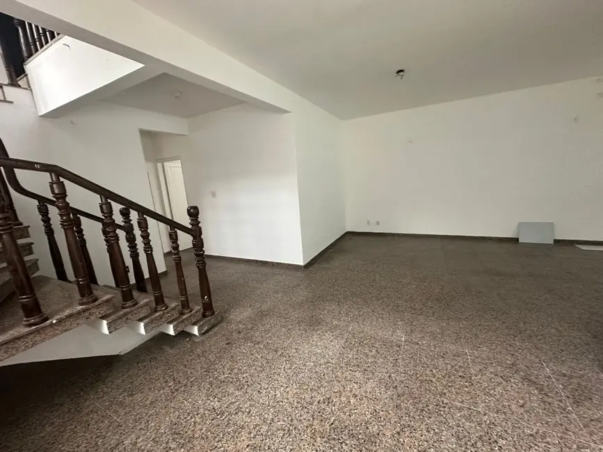 Casa com 6 quartos para alugar, 320m2 em Ponta da Praia, Santos - SP - imagem 6 Foto 6 de Casa com 6 quartos para alugar, 320m2 em Ponta da Praia, Santos - SP