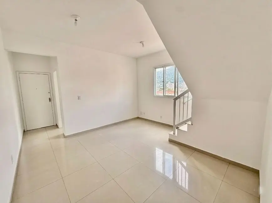 Foto 2 de Cobertura com 2 quartos para alugar, 150m2 em Marapé, Santos - SP