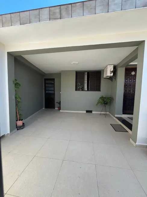 Foto 2 de Casa com 4 quartos à venda, 140m2 em Vila Valença, Sao Vicente - SP