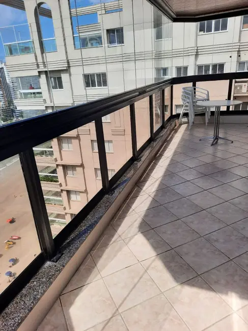 Foto 4 de Apartamento com 3 quartos à venda, 140m2 em Guaruja - SP